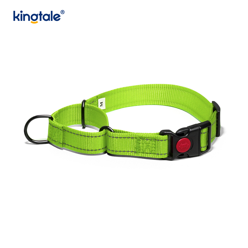 Ningún cuello de perro de nylon ajustable reflexivo de la martingala del tirón para los perros S M A L L